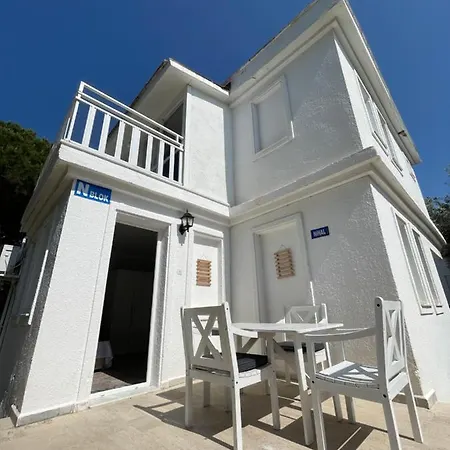 Sun Apartment *