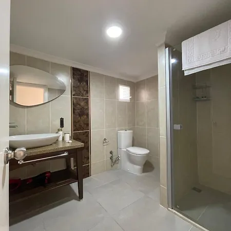 Sun Apartment *
