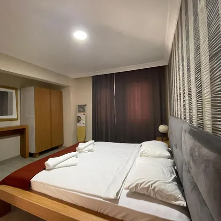 Sun Apartment *